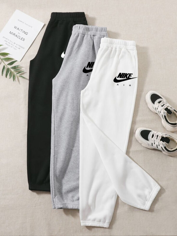 Дамско Спортно Долнище Nike Air